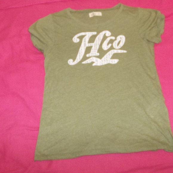 2/$28 Hollister khaki green T-Shirt Ladies Junior Size S - Picture 1 of 5